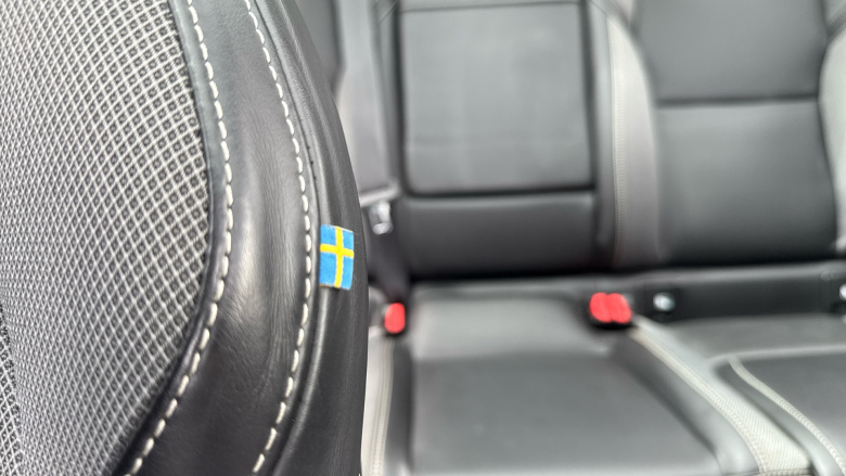 Volvo Xc60 2.0 B5P R DESIGN 5dr AWD Geartronic Petrol Estate